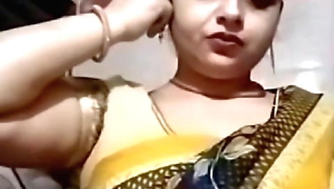 Busty stepmom in amateur web camera showing her hairy body