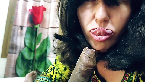 Indian girl fucked and fucked her pussy during vacation