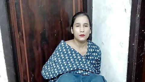 Stepsister gives him some nice cunnilingus and hardcore fuck