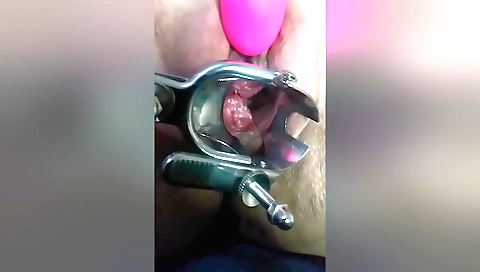 I like the speculum for the first time in a solo sex video