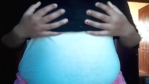 Indian amateur woman enjoys herself on her bed in bed