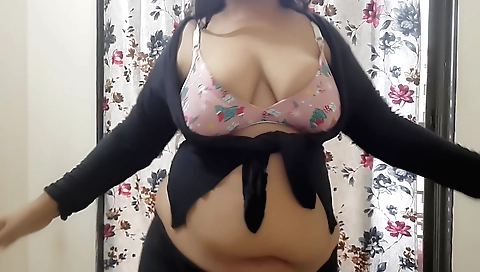 Naked brunette with a nice ass is playing with fingers
