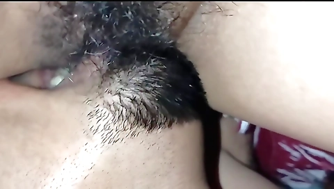 Hairy hairy pussy and cumming in a homemade sex video