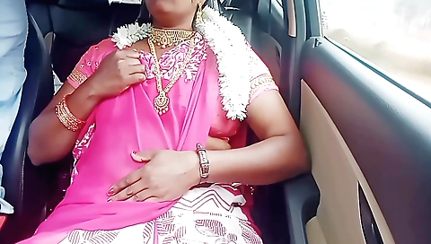 Brunette indian brunette in the car gets her pussy deep inside
