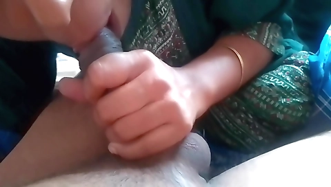 Malayalee ashwati pleases him by putting his friends cock in her mouth