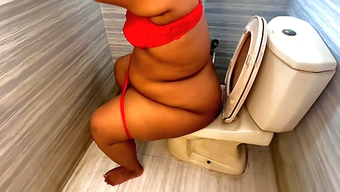 Indian teen with a big booty is showing off on camera