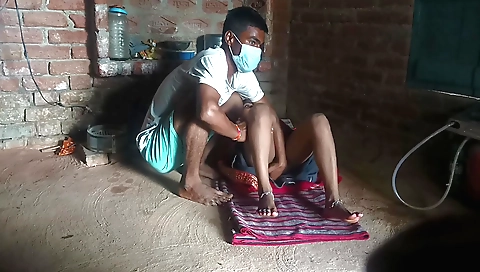 Best indian babe makes her asshole hot with her own body