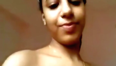 Indian beauty 18+ tamil ponytailed shows herself at home