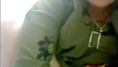 Indian slut with a sexy body does solo masturbation