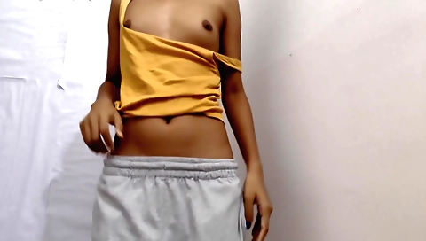 Indian amateur solo video girls fucking in a hot call video