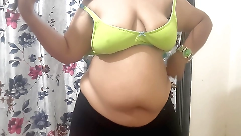 Amazing big tits milf in an attractive amateur sex clip