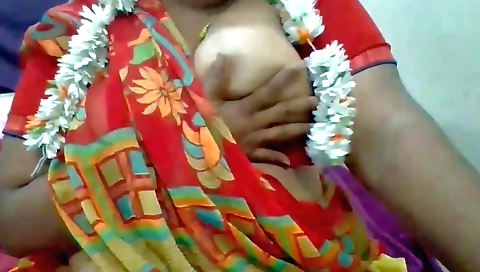 Indian babe shows her huge boobs and naked ass on the bed