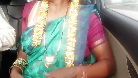 Indian chick masturbates with a huge cock in solo video