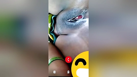 Indian solo girl is showing off a pretty body and a butt
