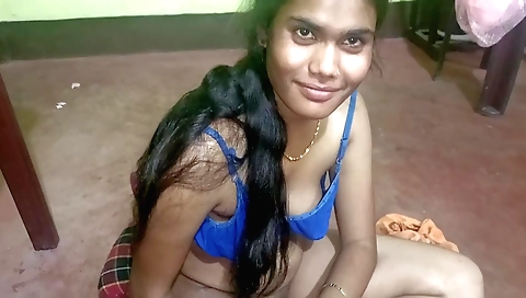 Amature bhabhi with big booty sucking cock and fucking