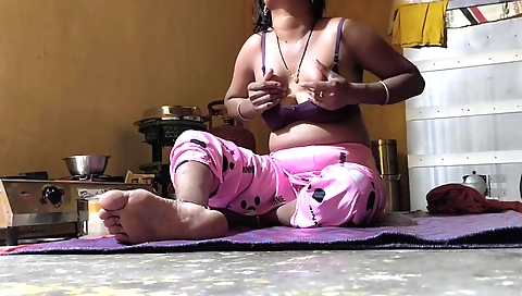 Amateur indian bhabhi movie - bhabhi was cooking food