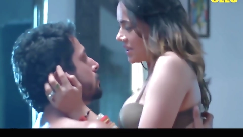 Big ass brunette 30+ in a very hot and juicy fuck 2