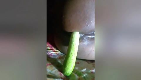 Indian amateur solo vid shows a girl sucking and riding a dildo