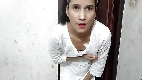 Sexy indian woman with a great smile making solo porn