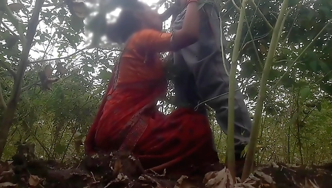 Amateur brunette riding on a horse in outdoor 3d video