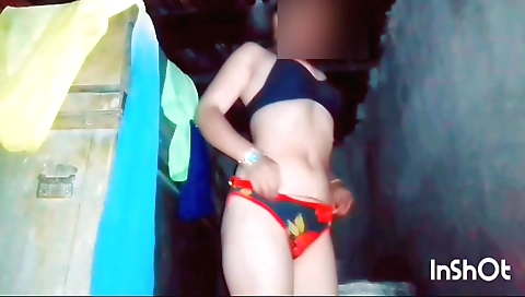 Beautiful girl with a sexy body does solo sex with oil