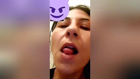 Indian amateur woman shows her pussy and masturbates on web cam