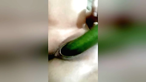 Indian solo vid showing a sexy and sexy girl masturbating