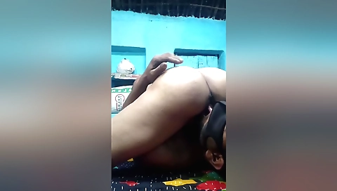Brunette with natural body gets her wet pussy fucked