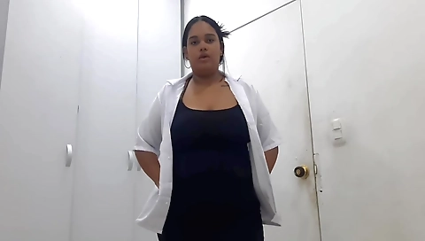 Indian doctor with big ass gets his patient's dick