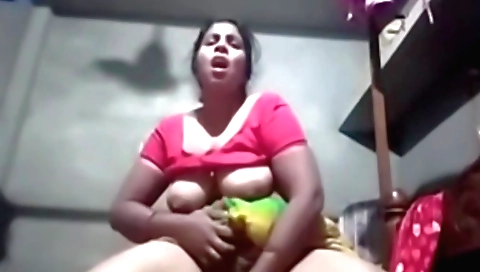 Indian big ass blonde gets on the couch to show her body