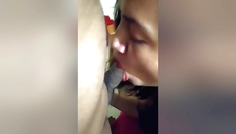 Indian brunette babe sucks and fucks on the webcam
