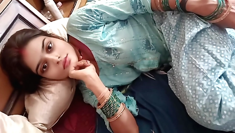 Busty Indian chick with a big ass plays with her pussy