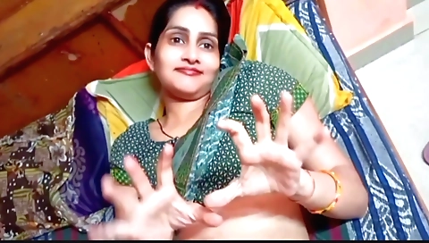 Bhabhi sex video with a sexy brunette and a very sexy body