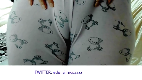 Indian amateur woman sucks her pussy in her pajamas