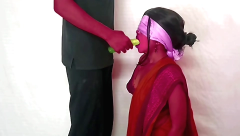 Indian stepmom with a sexy body and face gives a blowjob