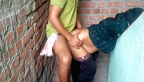 Indian teen masturbates with passion in a homemade video