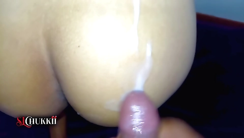 Indian babe gives a tight pussy and then fucks it up