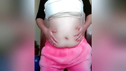 Indian chick shows off her body and plays with her clits
