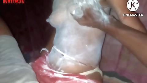 Indian auntywife with small boobies and beautiful face