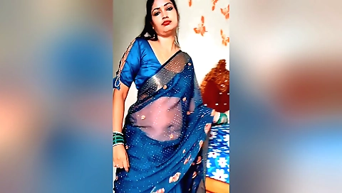 Sexy indian girl in a sexy outfit naked in a outdoor video