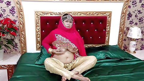 Mature bride in wedding dress masturbates with dildo