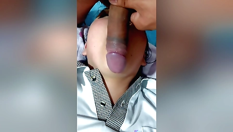 Amateur brunette 18+ gets a facial after penetration