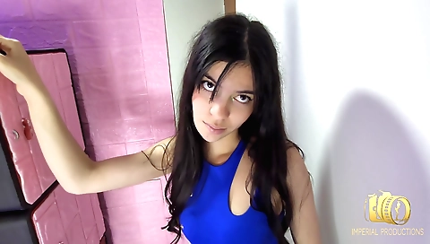 Indian whore in black tie is getting fucked in her lockers